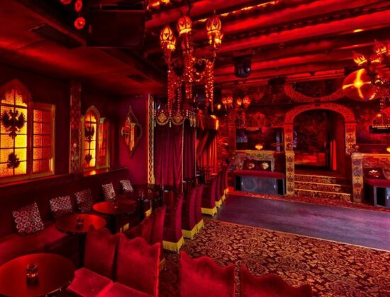 Les Chandelles Swingers Club, Paris, France